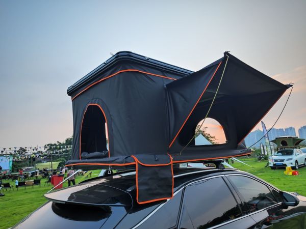 Aluminum roof tent